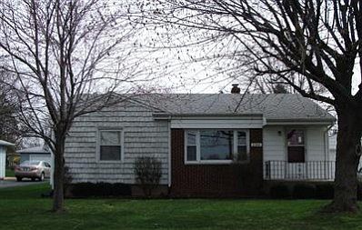 1st image of 2300 Campbell St