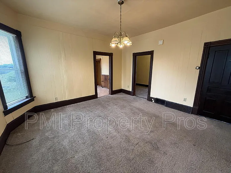 2441 N Dr William Finlayson St — Photo 22