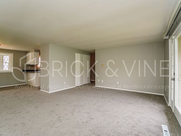 2nd image of 6886 Clymer Dr