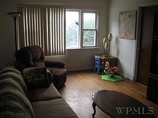 4th image of 225 Trenchard St