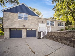 731 56th St, Des Moines, IA 50312