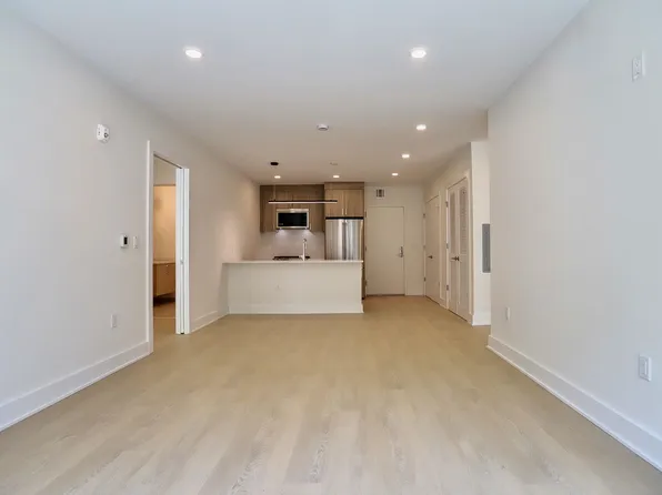 303 Madison Street image 7 of 24