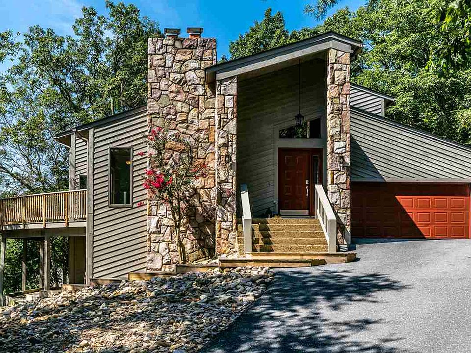 1st image of 125 Quarry Ln