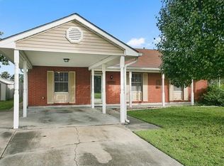 5032 Woodcrest Dr, Marrero, LA 70072