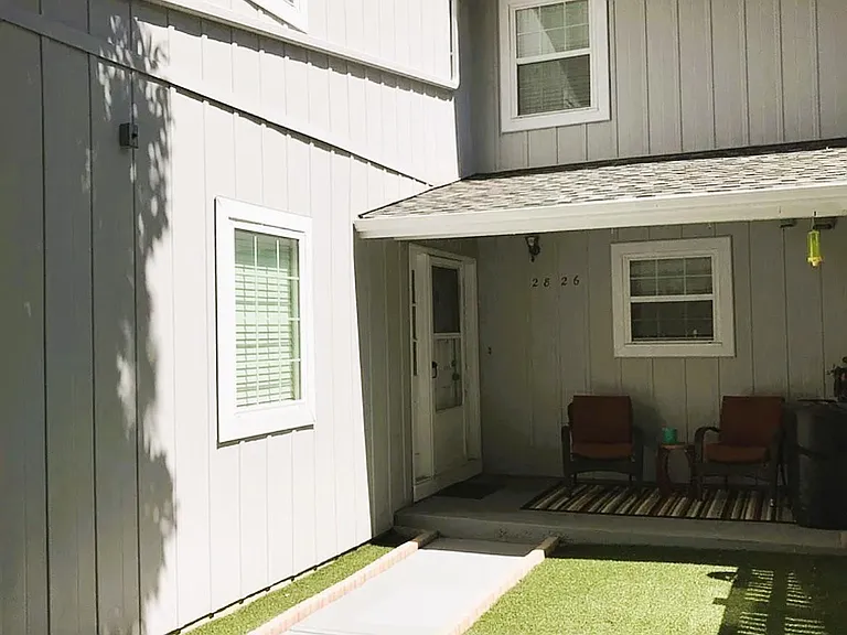 2826 S Wheeling Way — Photo 1