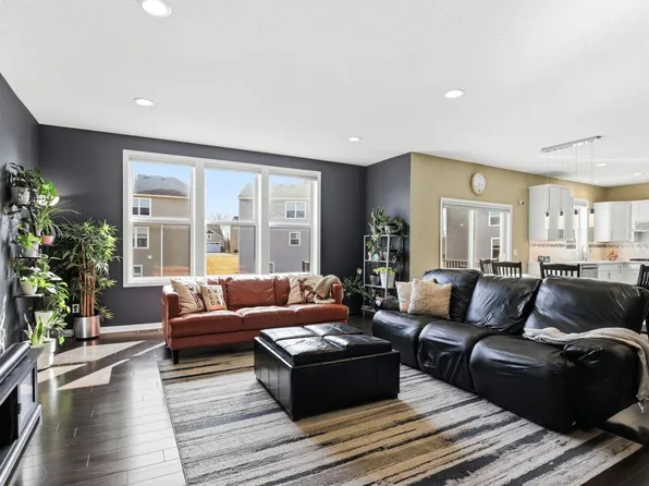 671 Devine Dr, New Brighton, MN 55112