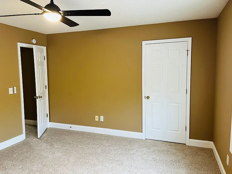 11-17 Jordan Rd — Photo 23