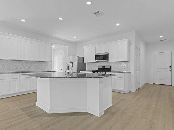 4th image of 2908 Core Meadows Dr