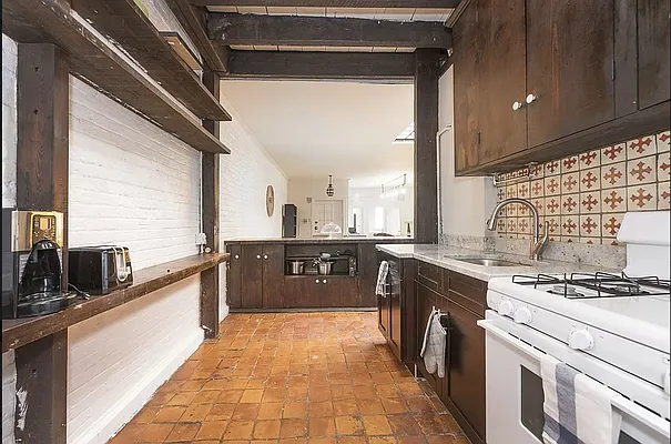 Rented by Five Stone NYC LLC | media 17