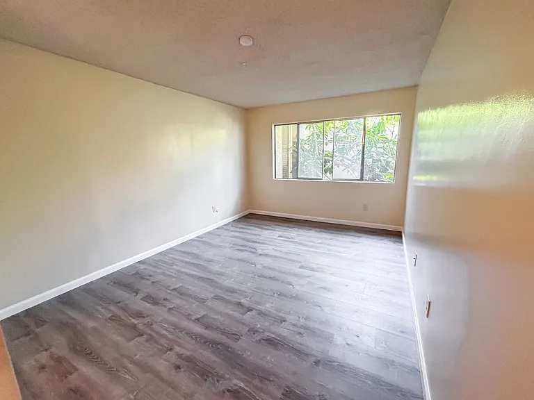 4675 Bancroft St #H — Photo 10