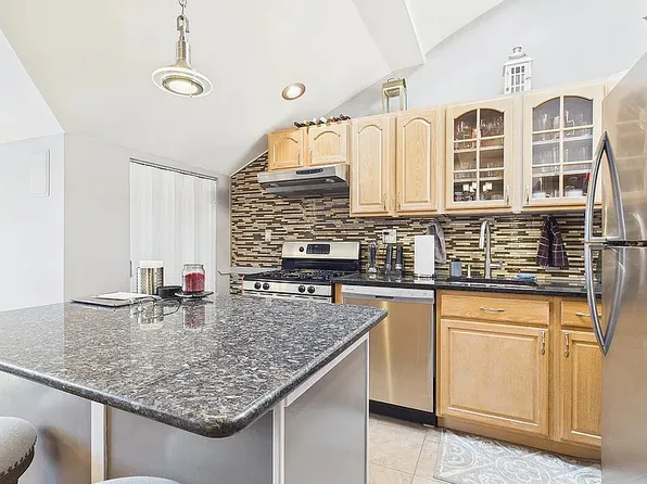 3318 Griswold Ave Floor 3, Bronx, NY 10465