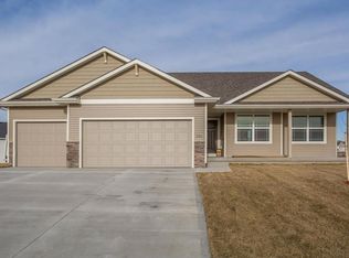 226 NE Avondale Ct, Ankeny, IA 50021