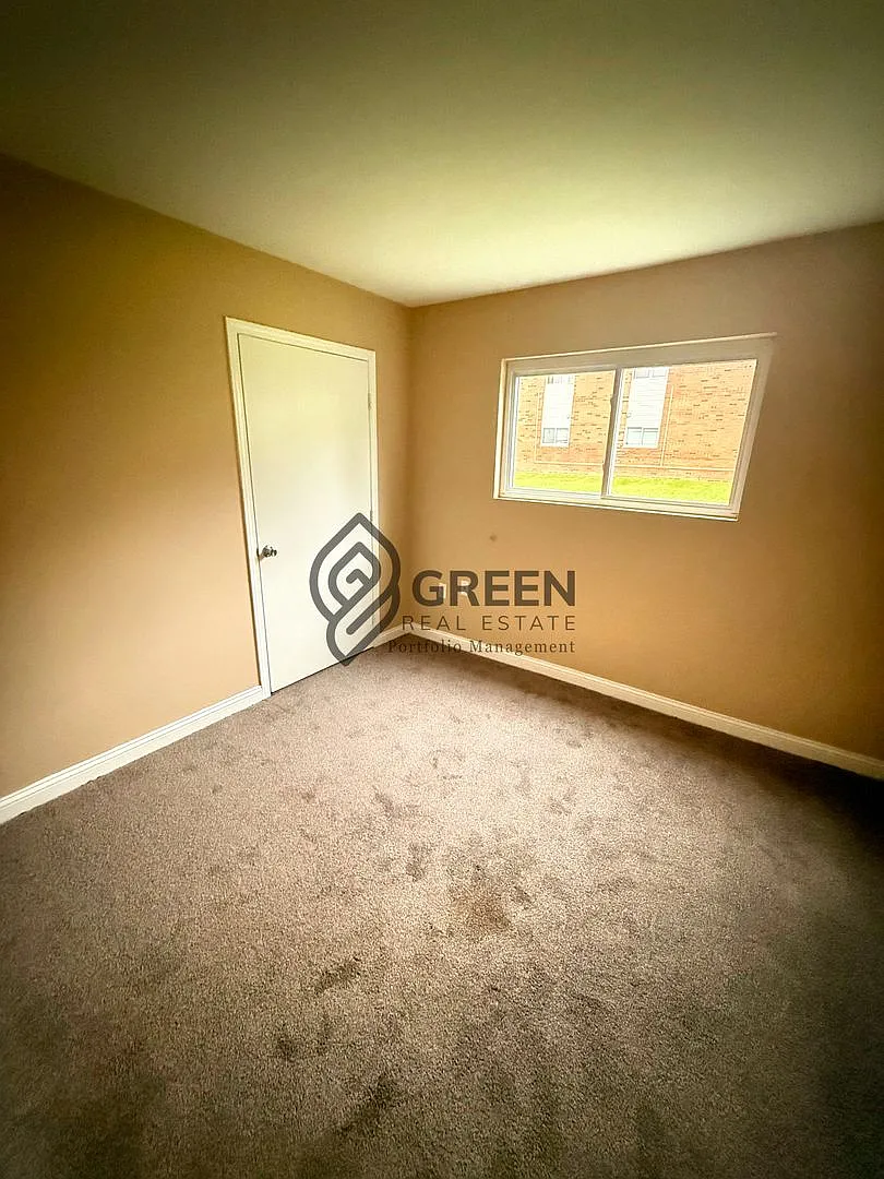 210 Tedmark Ct — Photo 2