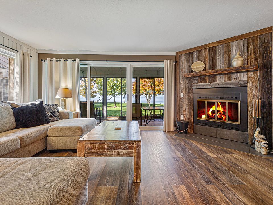 1st image of 8382 Tuxedo Rd #327