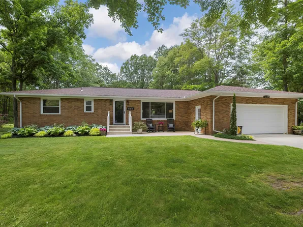 946 Boyer Rd, Erie, PA 16511