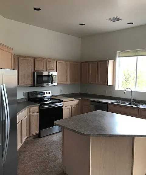 437 S Valle Escondido — Photo 4