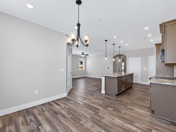 5th image of 16298 W David Ave