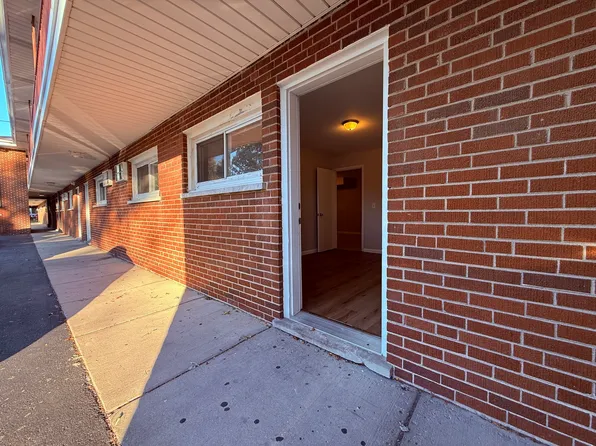 1119 E Algonquin Rd APT 2, Streamwood, IL 60005