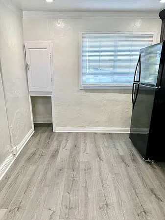 Studio, 285 sqft, $1,400 — Photo 3