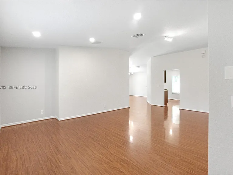 5603 SE Graham Dr — Photo 10