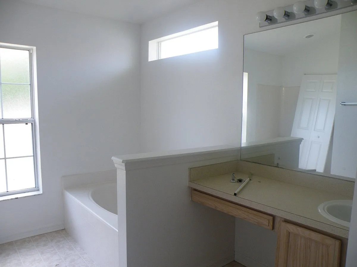 17 Philmont Ln — Photo 4