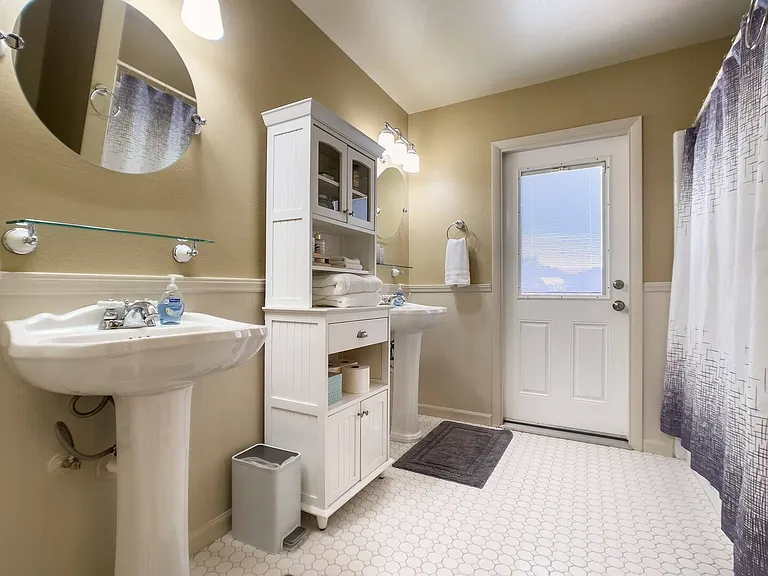 2146 E Manhatton Dr — Photo 18