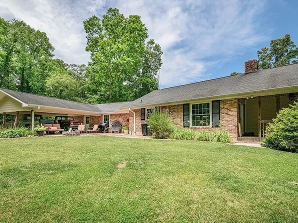 74 Lands End Dr, Hendersonville, NC 28791