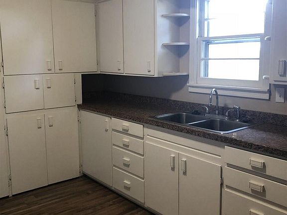 5th image of 1408 S Main Ave