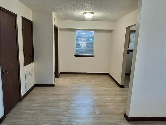 5th image of 2904 Clermont St