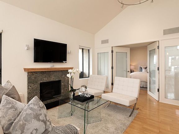 4th image of 165 Forest Ave APT 4C