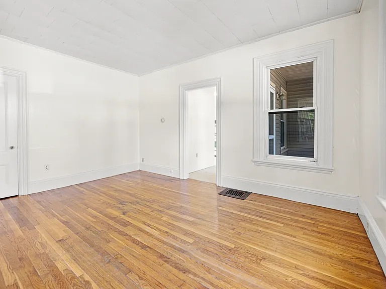 8 Richardson St — Photo 25
