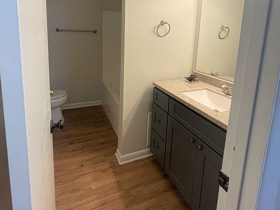 5th image of 3113 Ginn Dr APT 4