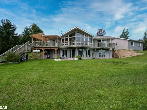 143 Captains Ct, Meaford, ON N4L 1W5