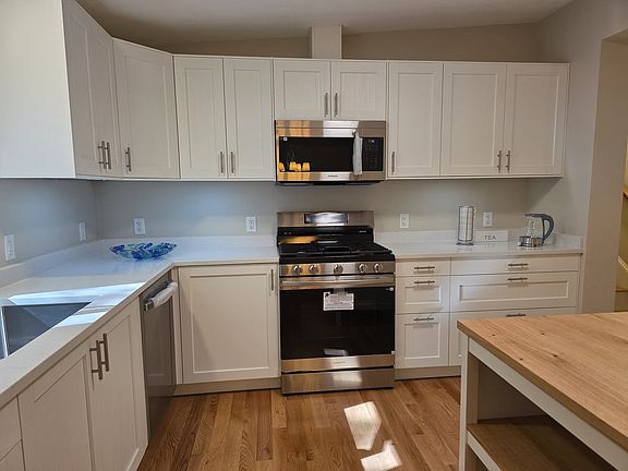4th image of 66 Summer St