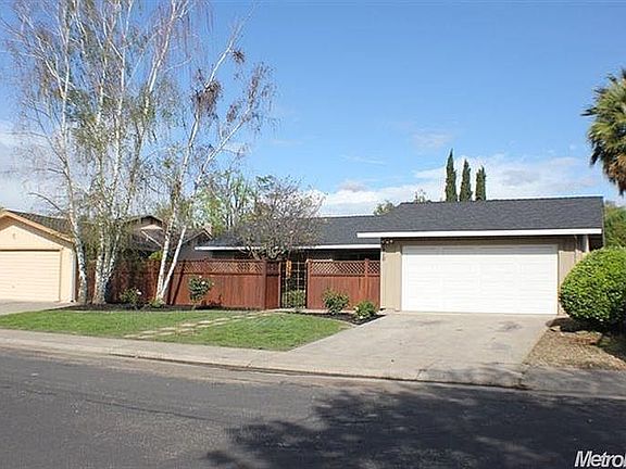 2nd image of 9610 Nantucket Dr