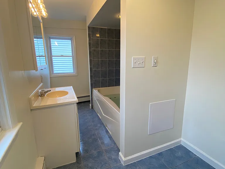 129 Beech St — Photo 39