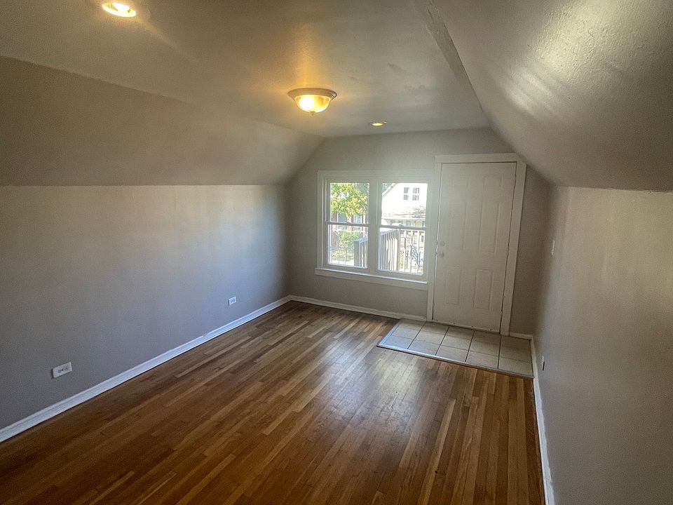 1st image of 4905 W Van Buren St #2
