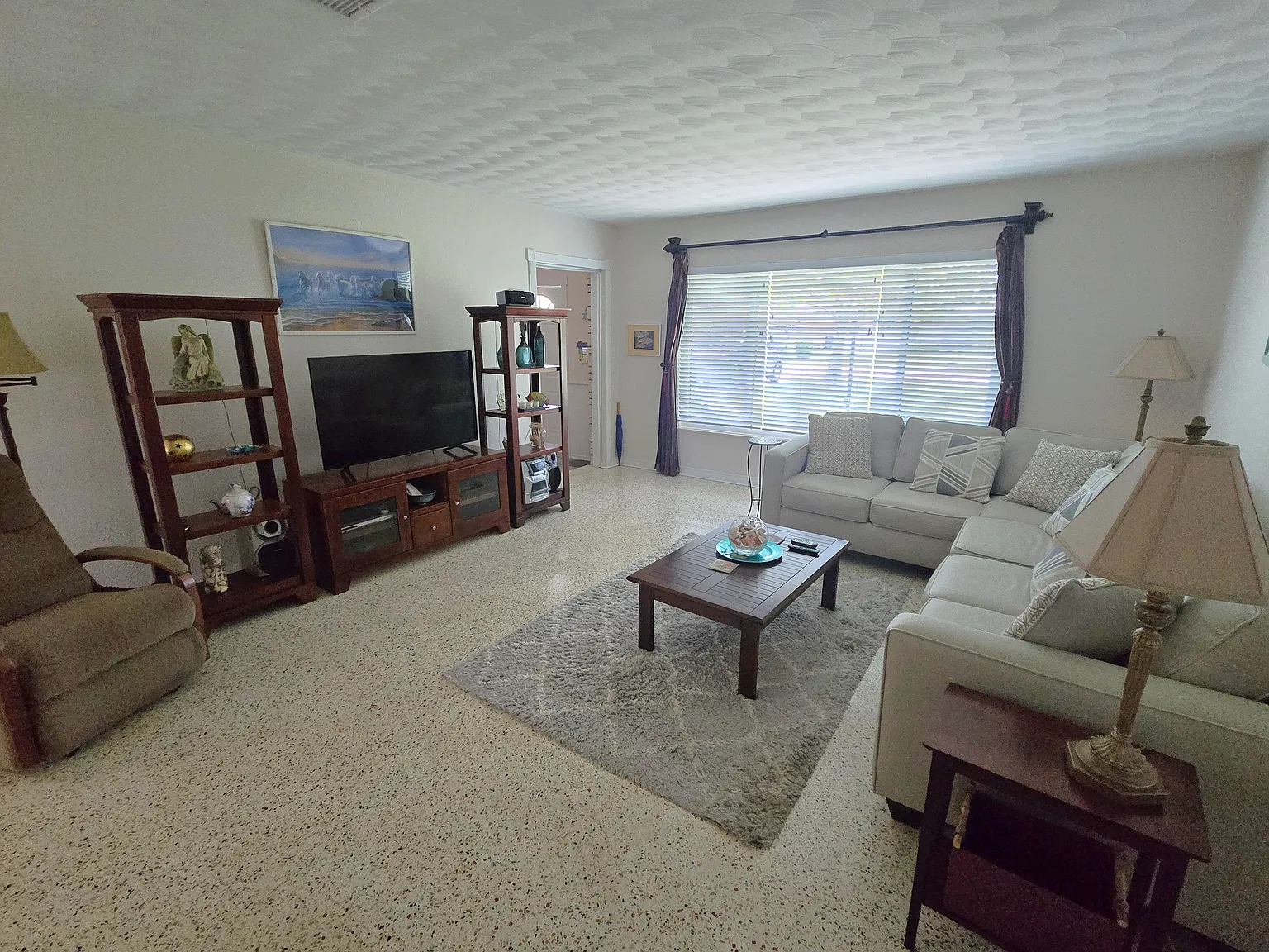2 bed, 1.5 bath, 1394 sqft, $2,500 — Photo 3