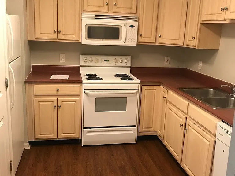 Fulton Place Apts. — Photo 12
