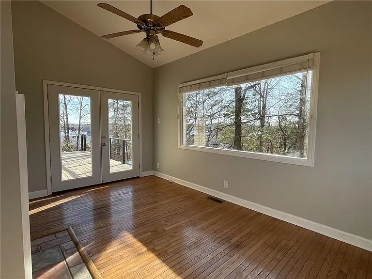 3492 Point View Cir — Photo 40