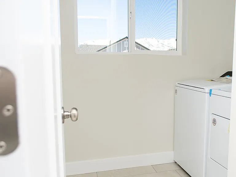 396 N 100 W #1 — Photo 9