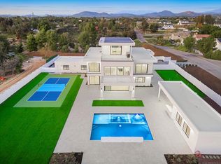 41955 Altanos Rd, Temecula, CA 92592