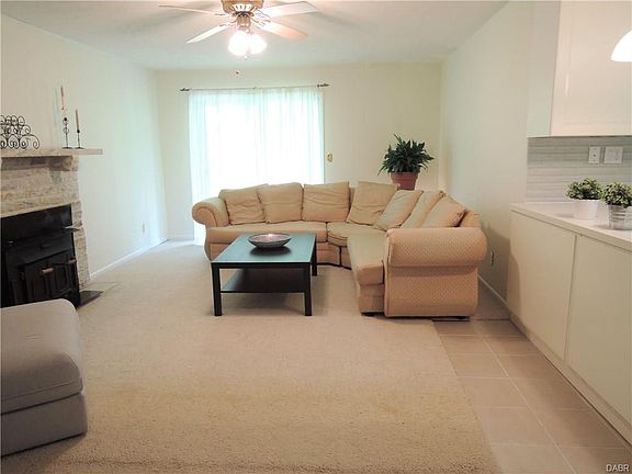 5th image of 291 N Village Dr
