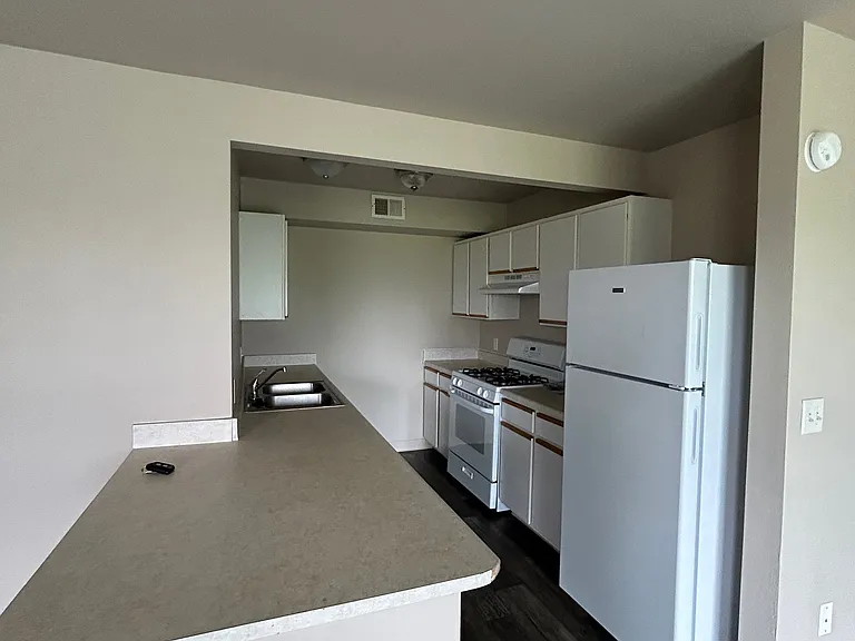 221 Southfield Dr #1 — Photo 5