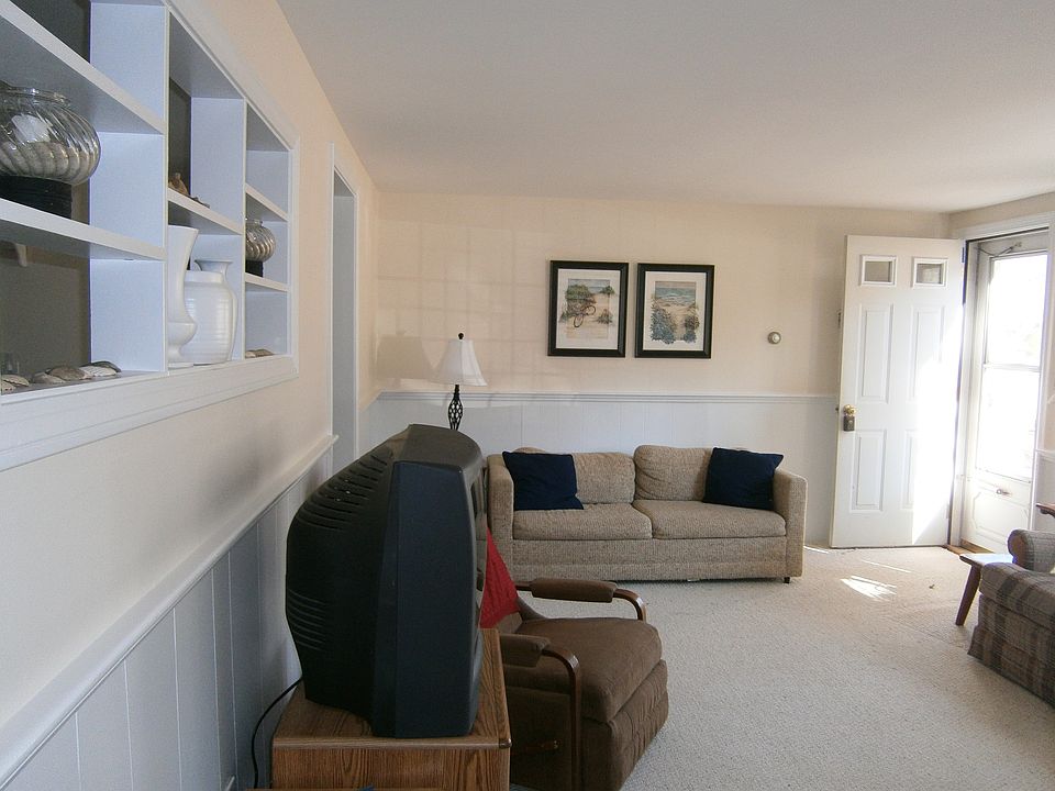 2nd image of 24 Sycamore Ln