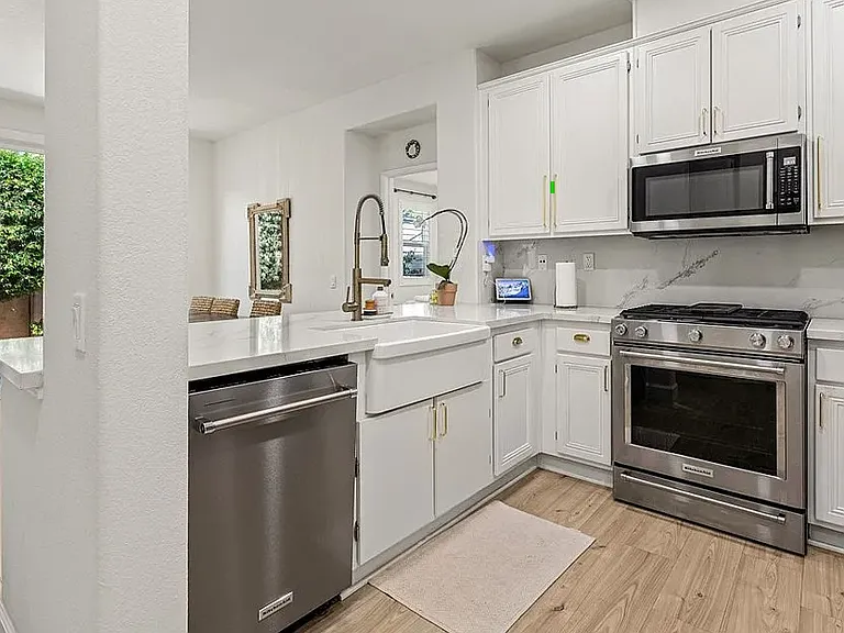 42 Seacountry Ln — Photo 19