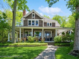 18 Frost Dr, Bayville, NJ 08721