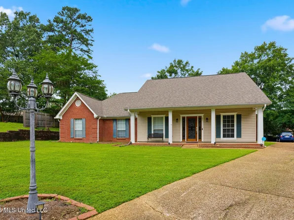 121 Deer Run, Pearl, MS 39208