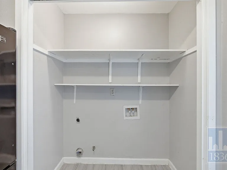 8108 Hood Cir #B — Photo 9