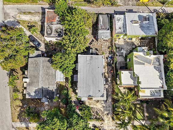 3rd image of 631 30th Street